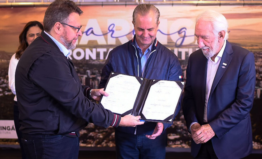 Vice-governador e BRDE assinam R$ 173, 7milhões em contratos no Expoingá -