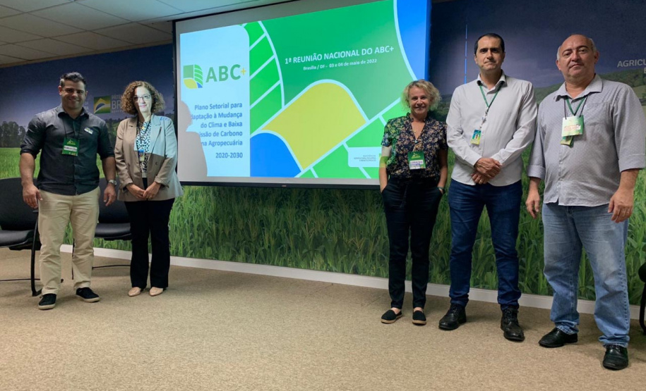 Paraná reafirma compromissos para reduzir emissões de carbono no setor agropecuário