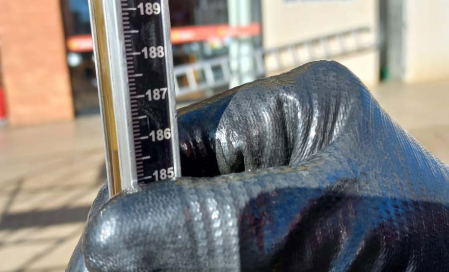 Operação fiscaliza qualidade e quantidade de combustíveis dos postos de Guarapuava e Irati