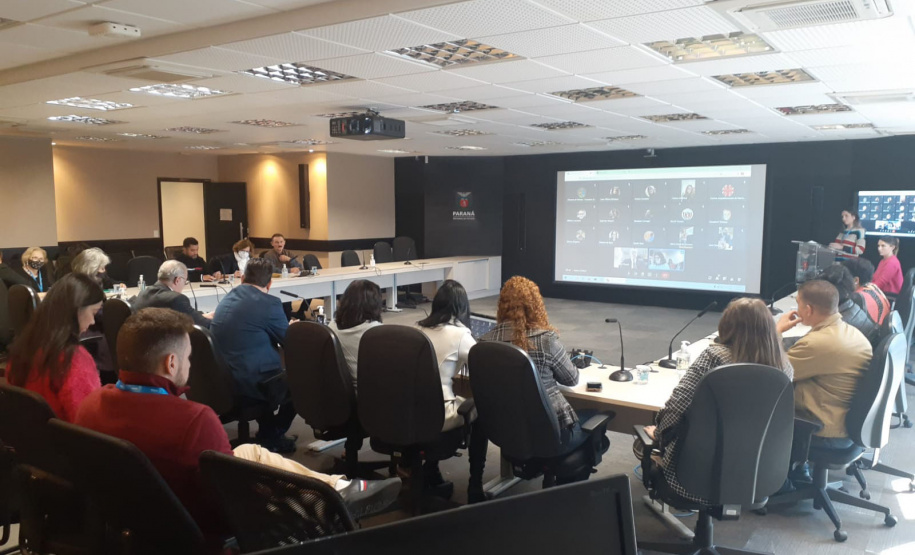 Governo do Paraná dá posse aos representantes da sociedade civil organizada no Cerma/PR