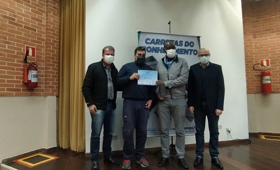 59 trabalhadores são certificadas pelas Carretas do Conhecimento em Adrianópolis e Campo Largo