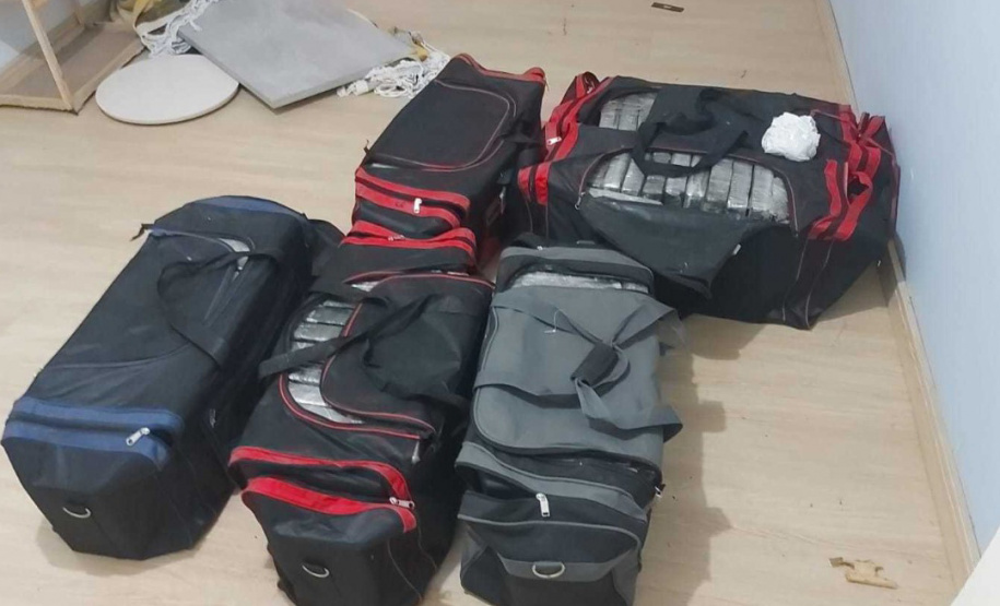 Operações policiais apreendem grandes quantidades de drogas em Guaíra e Paranaguá