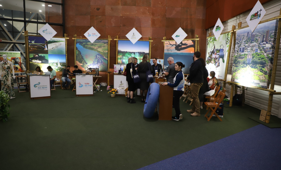 Governador em exercício destaca ações do Estado para expansão do setor na Expo Turismo