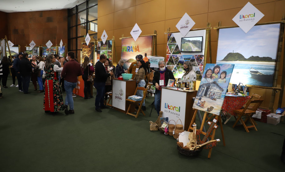 Governador em exercício destaca ações do Estado para expansão do setor na Expo Turismo
