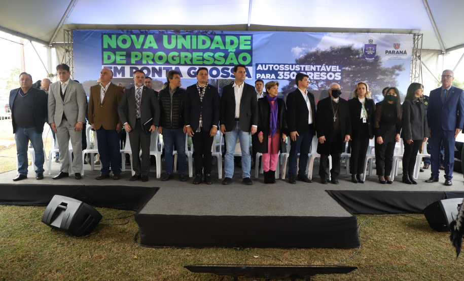 Governador inaugura nova unidade de progressão penal para recuperação de presos em Ponta Grossa