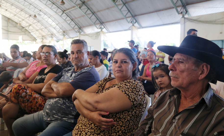 Governador autoriza obras de saneamento e energia na Ocupação Bubas, em Foz