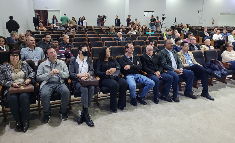 Sanepar apresenta projeto de desassoreamento do Lago Municipal de Cascavel