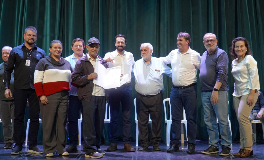 Governo do Estado regulariza 118 imóveis sem registro em Umuarama