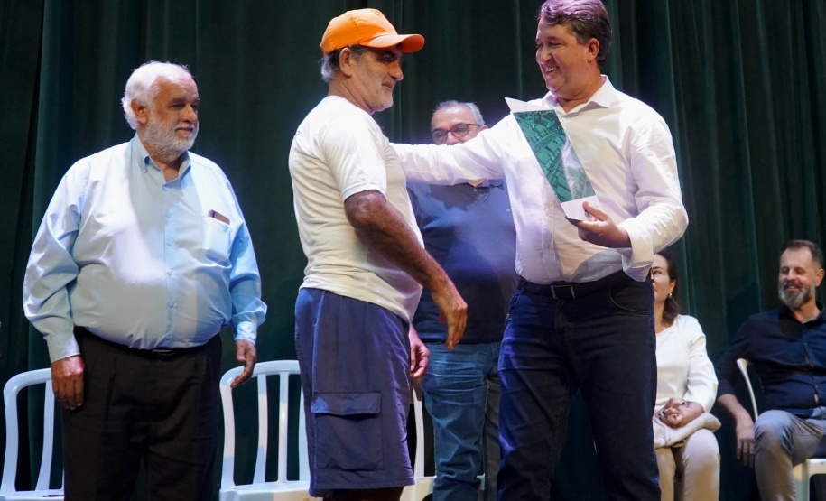 Governo do Estado regulariza 118 imóveis sem registro em Umuarama