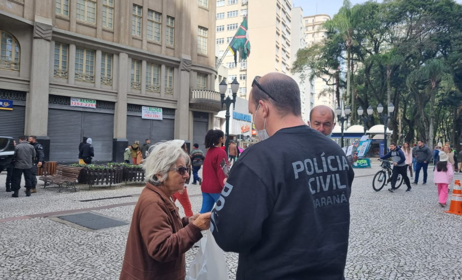 PCPR e Guarda Municipal de Curitiba promovem conscientização contra as drogas na Capital