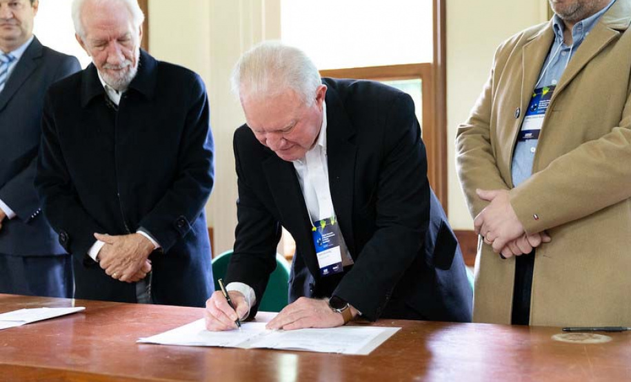 Governo do Paraná, por meio da Araucária e SETI, formaliza a criação da Cátedra Araucária para o Desenvolvimento Territorial Sustentável do Eixo Capricórnio