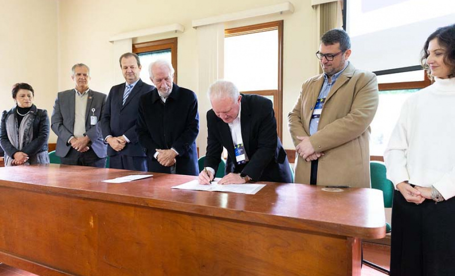 Governo do Paraná, por meio da Araucária e SETI, formaliza a criação da Cátedra Araucária para o Desenvolvimento Territorial Sustentável do Eixo Capricórnio