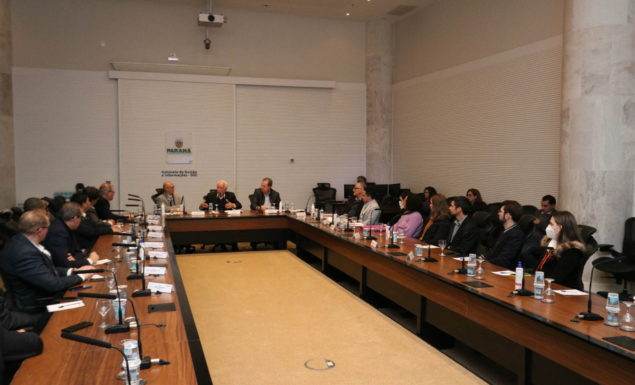 Invest Paraná assina convênios com universidades para pesquisas dentro do VRS