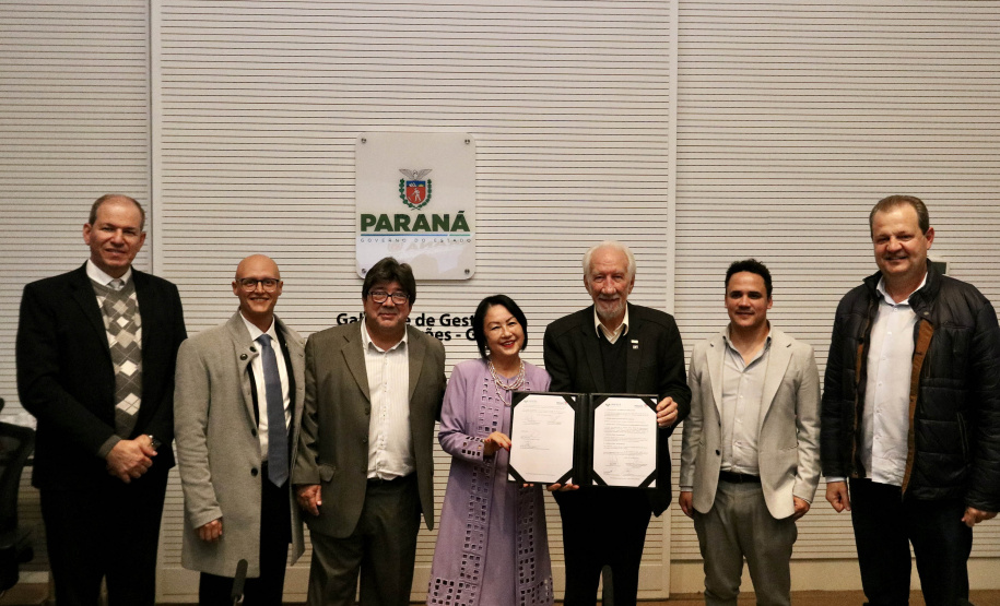 Invest Paraná assina convênios com universidades para pesquisas dentro do VRS