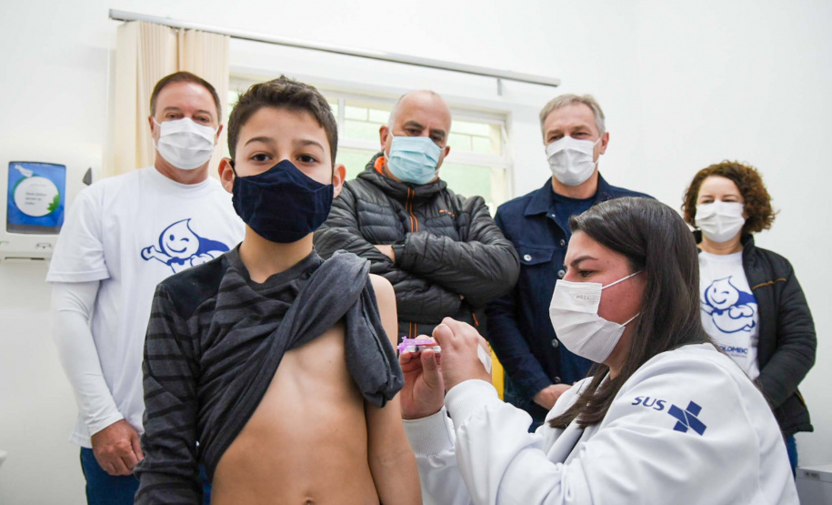 Dia D de Vacinação ajuda paranaenses a atualizar proteção nos 399 municípios -