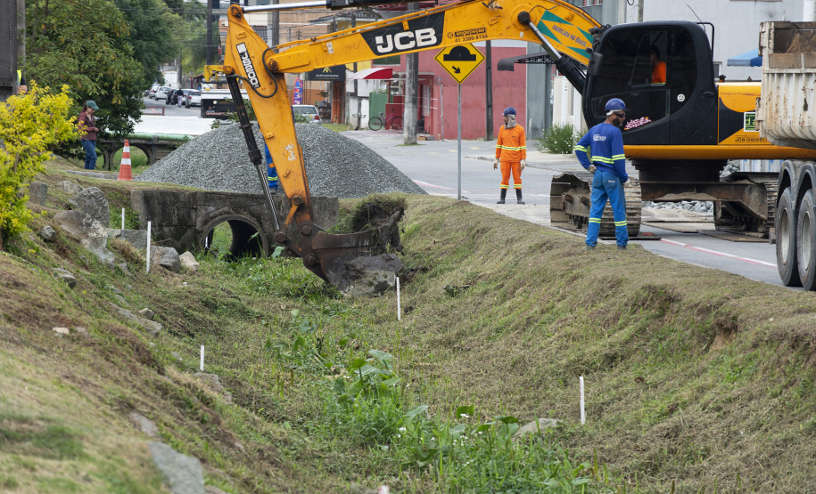 Máquinas começam a operar em obras de macrodrenagem em Matinhos