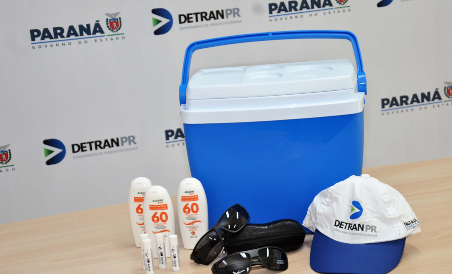 Detran-PR distribui kits para vistoriadores e examinadores