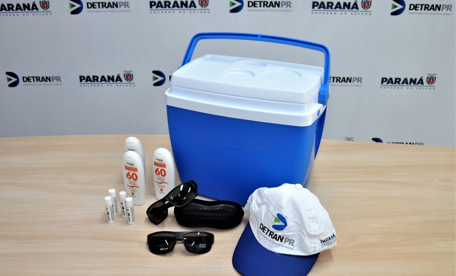 Detran-PR distribui kits para vistoriadores e examinadores