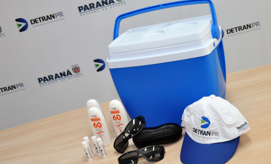 Detran-PR distribui kits para vistoriadores e examinadores