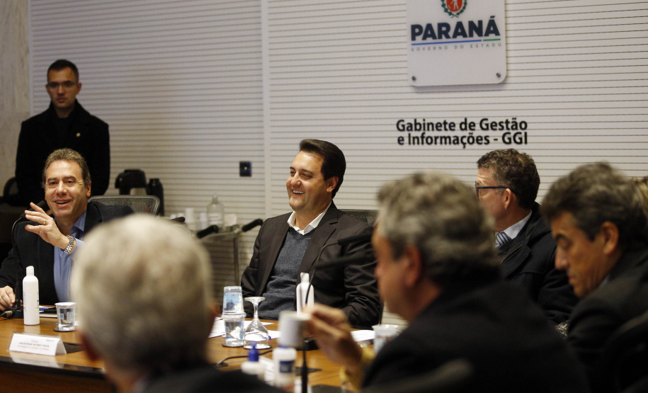 ESG - Governo do Estado do Paraná, criou o primeiro comitê público-privado sobre ESG do País,  que uniu a iniciativa privada e o poder público para promover, de forma concreta, a sustentabilidade.