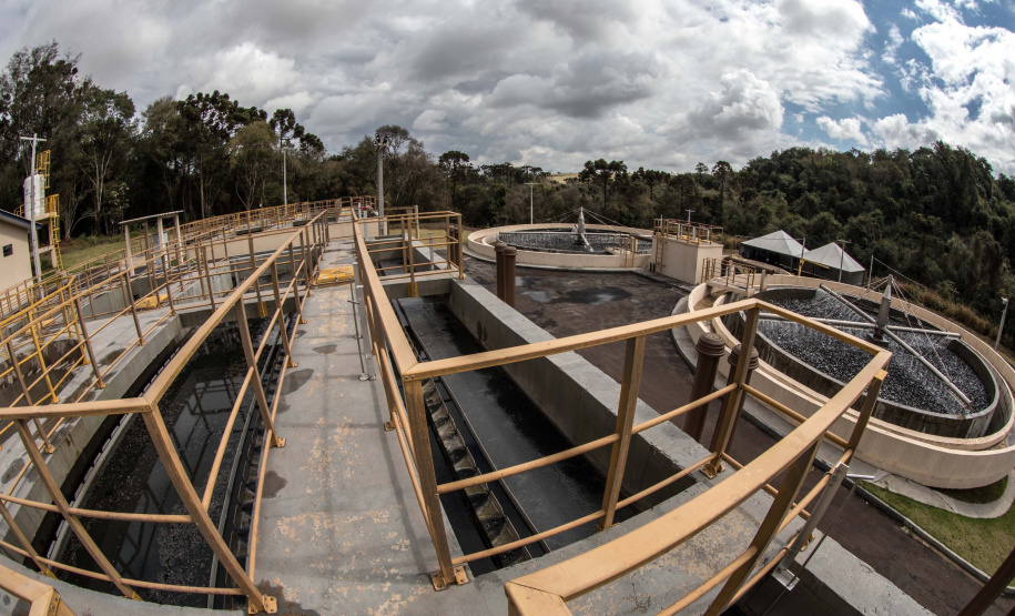 Primeira ligação de esgoto é grátis em cidades com até 90% de rede coletora