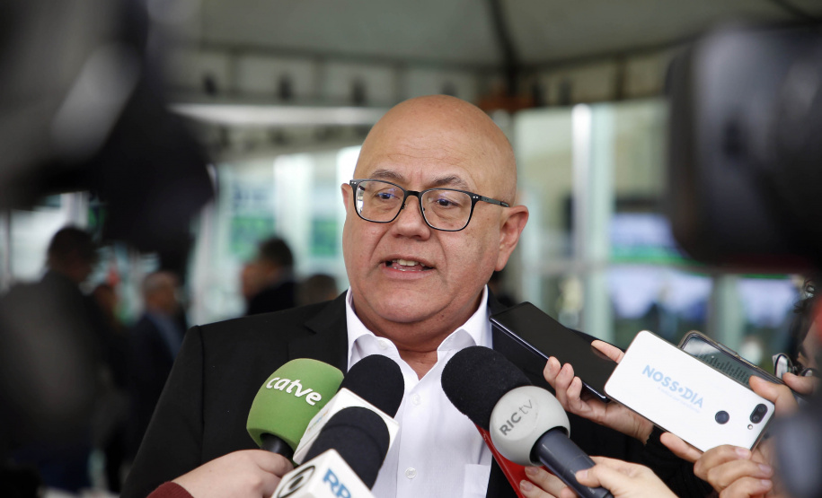 O Governo do Estado lançou no Palácio Iguaçu, o edital de leilão da Nova Ferroeste.