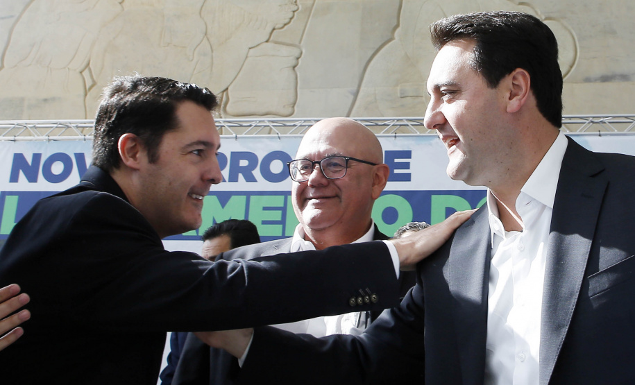 O Governo do Estado lançou no Palácio Iguaçu, o edital de leilão da Nova Ferroeste.