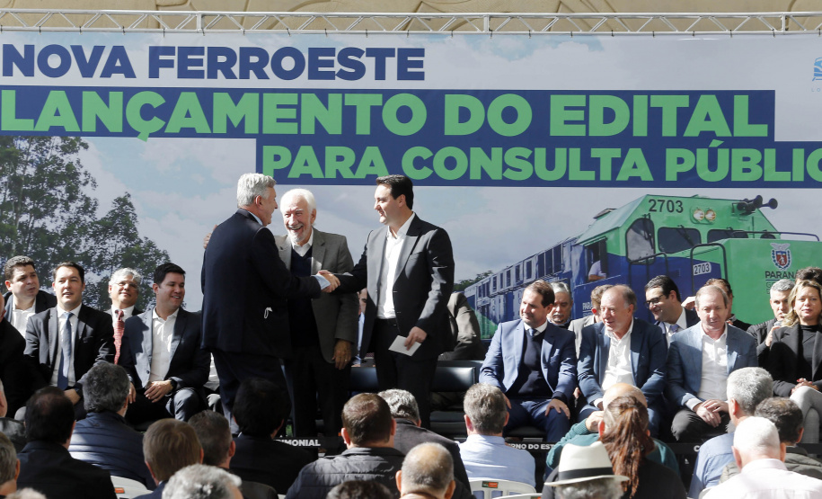O Governo do Estado lançou no Palácio Iguaçu, o edital de leilão da Nova Ferroeste.