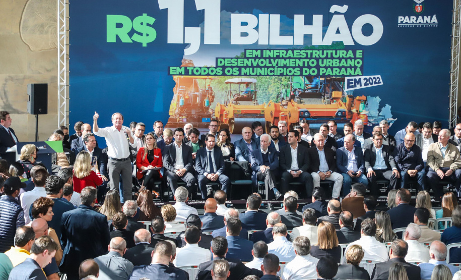 Governador Carlos Massa Ratinho Junior autoriza repasse de recursos para obras de infrestrutura urbana para municípios -