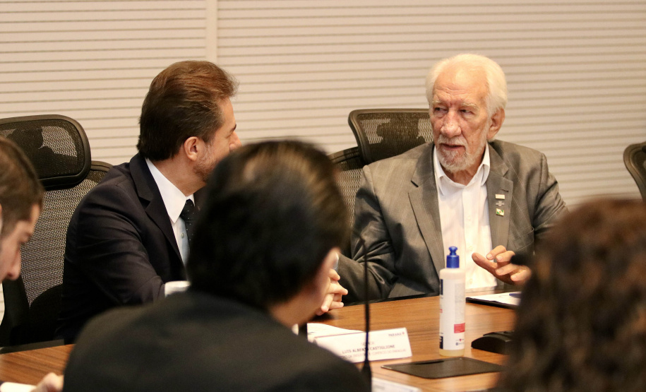 Vice-governador recebe ministro do Paraguai