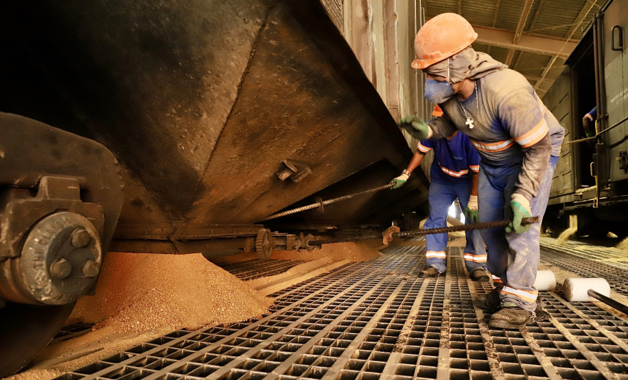 Modal ferroviário aumenta a participação no transporte de carga pelos portos do Paraná