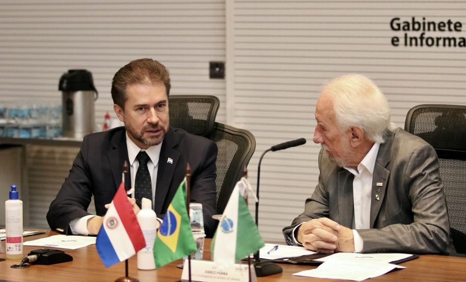 Vice-governador recebe ministro do Paraguai