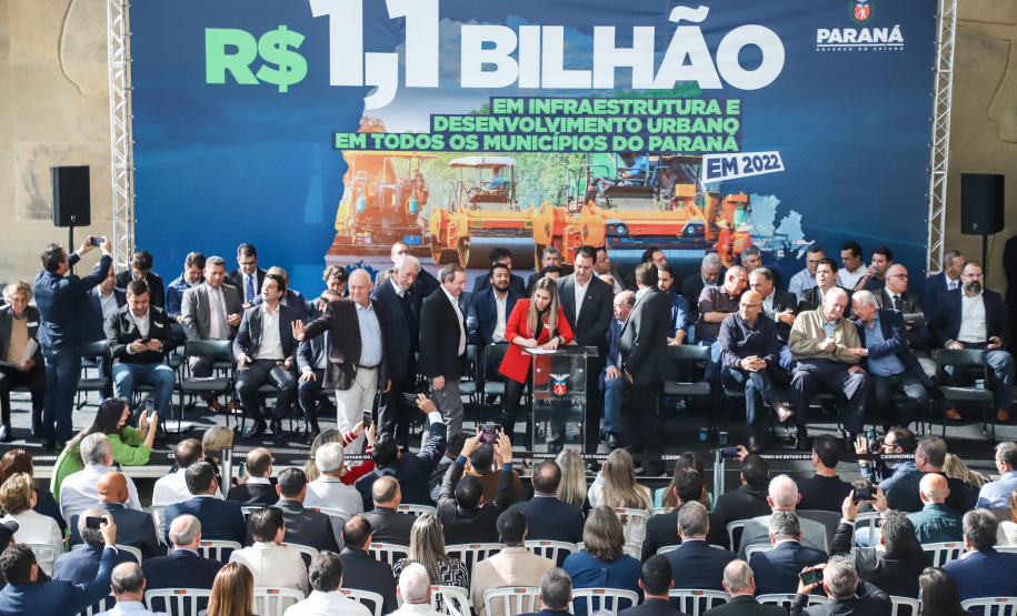 Governador Carlos Massa Ratinho Junior autoriza repasse de recursos para obras de infrestrutura urbana para municípios -