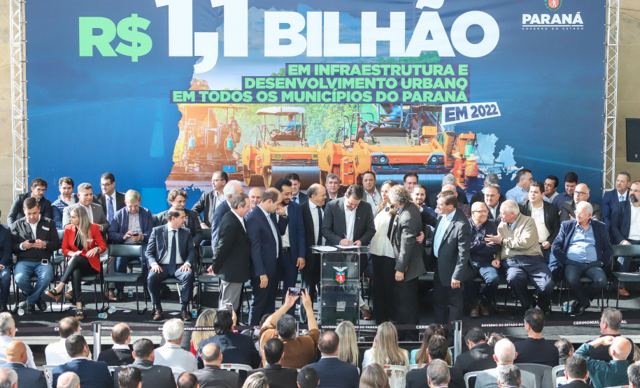 Governador Carlos Massa Ratinho Junior autoriza repasse de recursos para obras de infrestrutura urbana para municípios -