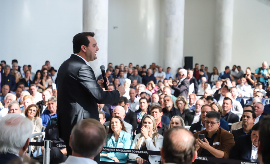 Governador Carlos Massa Ratinho Junior autoriza repasse de recursos para obras de infrestrutura urbana para municípios -