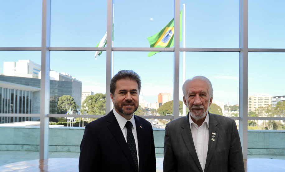 Vice-governador recebe ministro do Paraguai