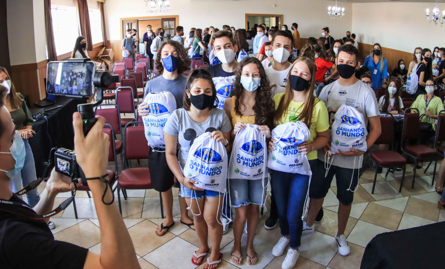 Divulgados os 100 alunos selecionados para intercâmbio do Ganhando o Mundo na Nova Zelândia