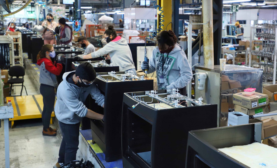 Estado gera quase 10 mil empregos formais através das Agências do Trabalhador em Maio