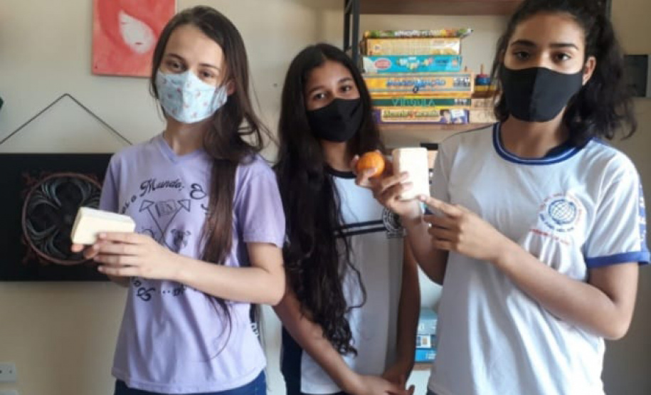 Preocupação ambiental de estudantes de Primeiro de Maio gera projeto premiado em feira nacional