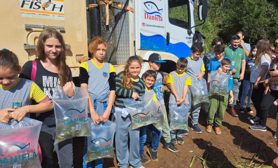 Paraná atinge meta de repovoar as bacias hidrográficas com 2,615 milhões de peixes nativos