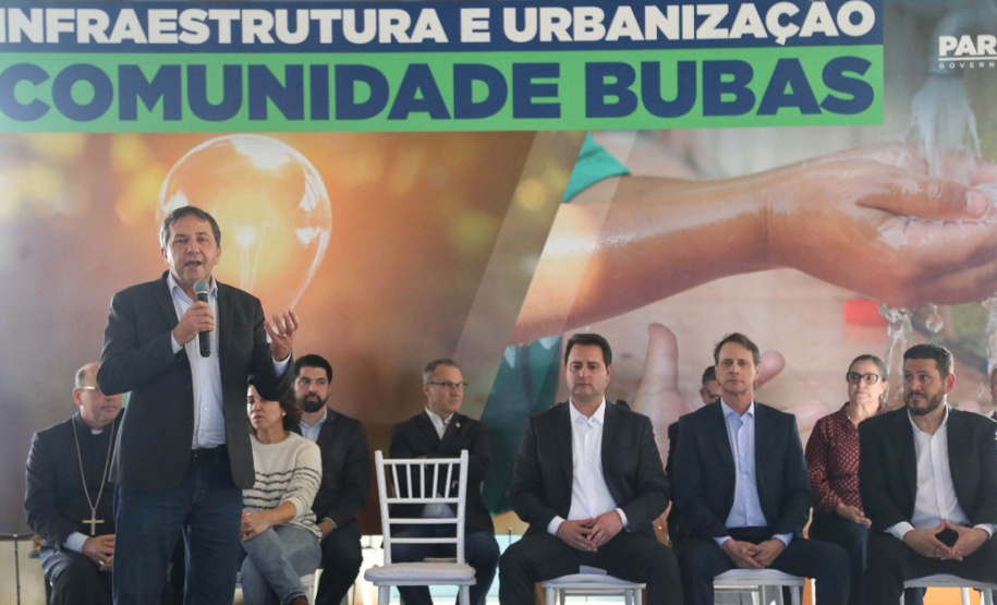 Governador autoriza obras de saneamento e energia na Ocupação Bubas, em Foz do Iguaçu