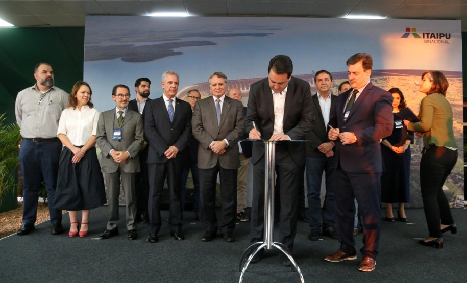 governador Carlos Massa Ratinho Junior anuncia nesta segunda-feira (27) a  construção de um museu internacional de arte em Foz do Iguaçu, a primeira  instituição cultural da América Latina a contar com a cooperação do Centro  Georges Pompidou, da França