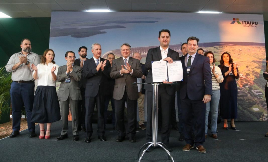 governador Carlos Massa Ratinho Junior anuncia nesta segunda-feira (27) a  construção de um museu internacional de arte em Foz do Iguaçu, a primeira  instituição cultural da América Latina a contar com a cooperação do Centro  Georges Pompidou, da França