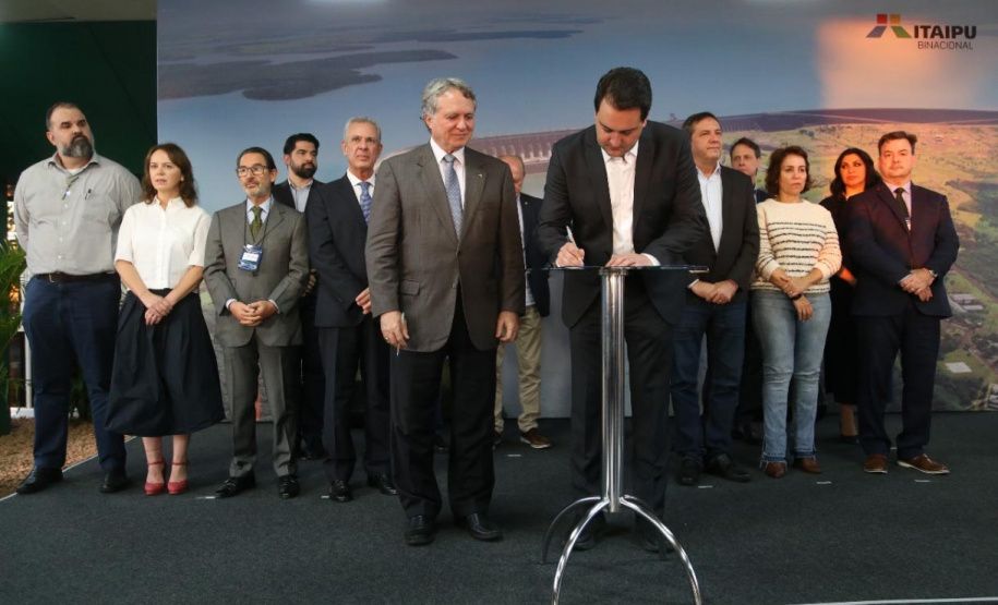 governador Carlos Massa Ratinho Junior anuncia nesta segunda-feira (27) a  construção de um museu internacional de arte em Foz do Iguaçu, a primeira  instituição cultural da América Latina a contar com a cooperação do Centro  Georges Pompidou, da França