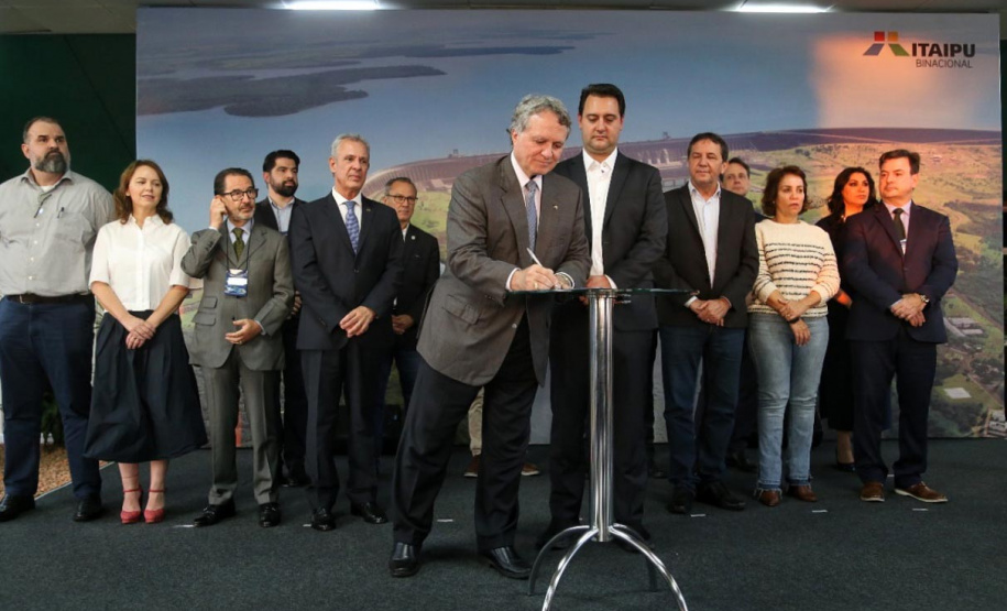 governador Carlos Massa Ratinho Junior anuncia nesta segunda-feira (27) a  construção de um museu internacional de arte em Foz do Iguaçu, a primeira  instituição cultural da América Latina a contar com a cooperação do Centro  Georges Pompidou, da França