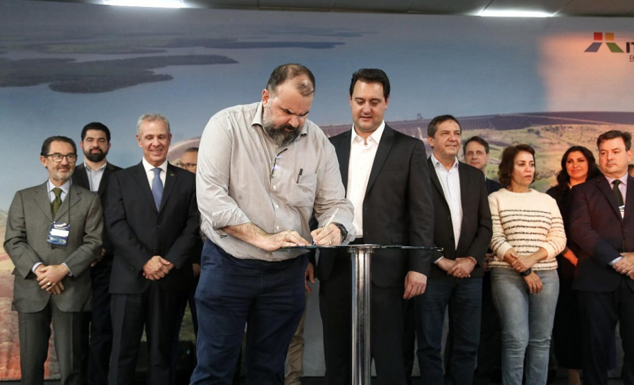 governador Carlos Massa Ratinho Junior anuncia nesta segunda-feira (27) a  construção de um museu internacional de arte em Foz do Iguaçu, a primeira  instituição cultural da América Latina a contar com a cooperação do Centro  Georges Pompidou, da França