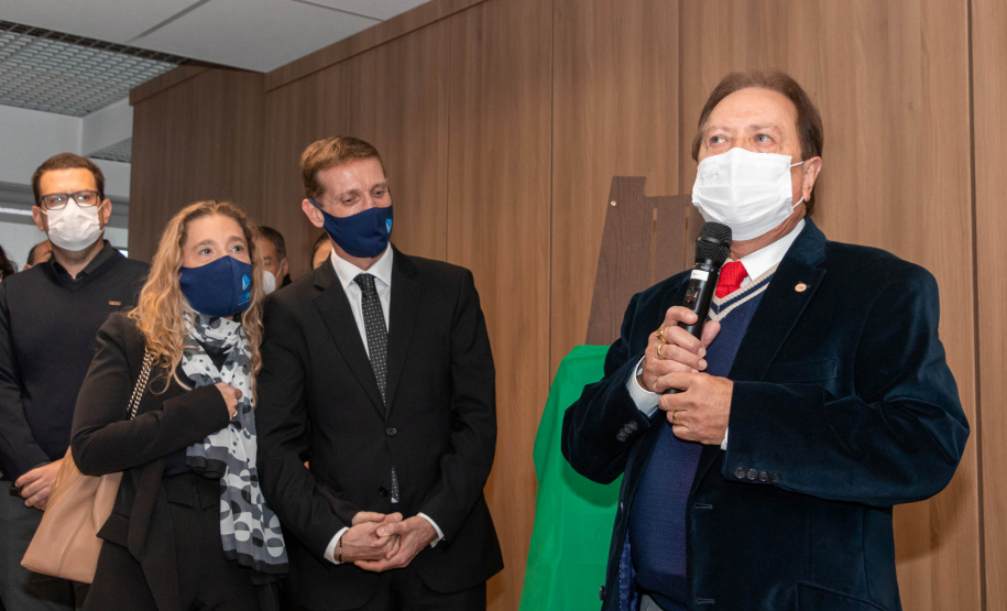 A Secretaria de Estado da Educação e do Esporte (Seed-PR) assinou nesta quinta-feira (2) um acordo de cooperação técnica e científica com o Tribunal de Contas do Estado Paraná (TCE-PR) para capacitar estudantes e professores dos colégios estaduais no controle social sobre a administração pública, formando cidadãos mais conscientes.