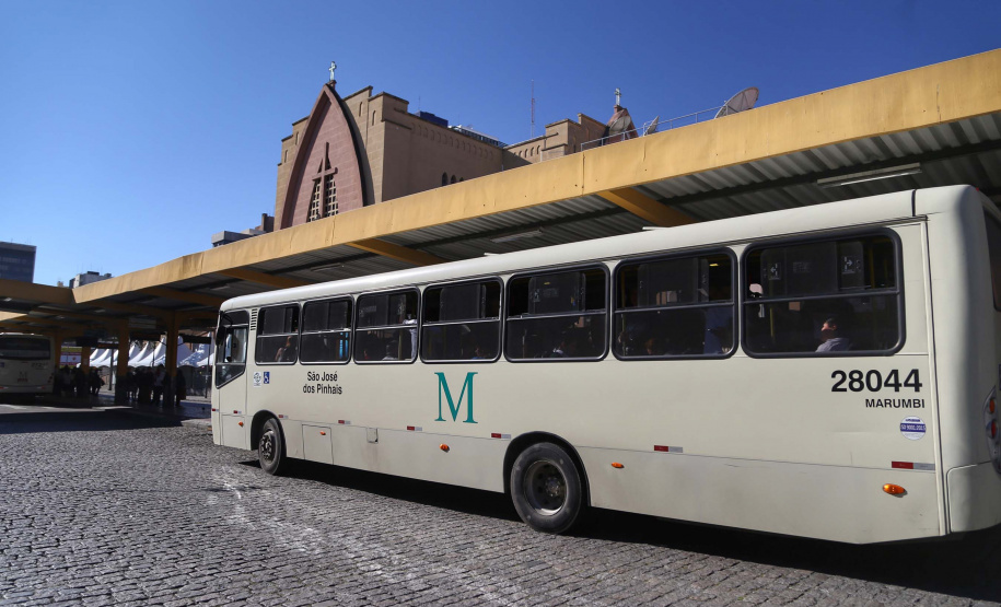 Comec aumenta fluxo de ônibus para atender demanda de São José dos Pinhais