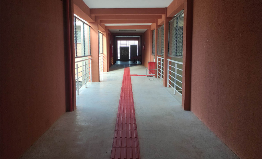 Governador entrega colégio e anuncia pavimentação da Estrada de Alagados, em Ponta Grossa