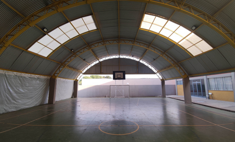 Governador entrega colégio e anuncia pavimentação da Estrada de Alagados, em Ponta Grossa